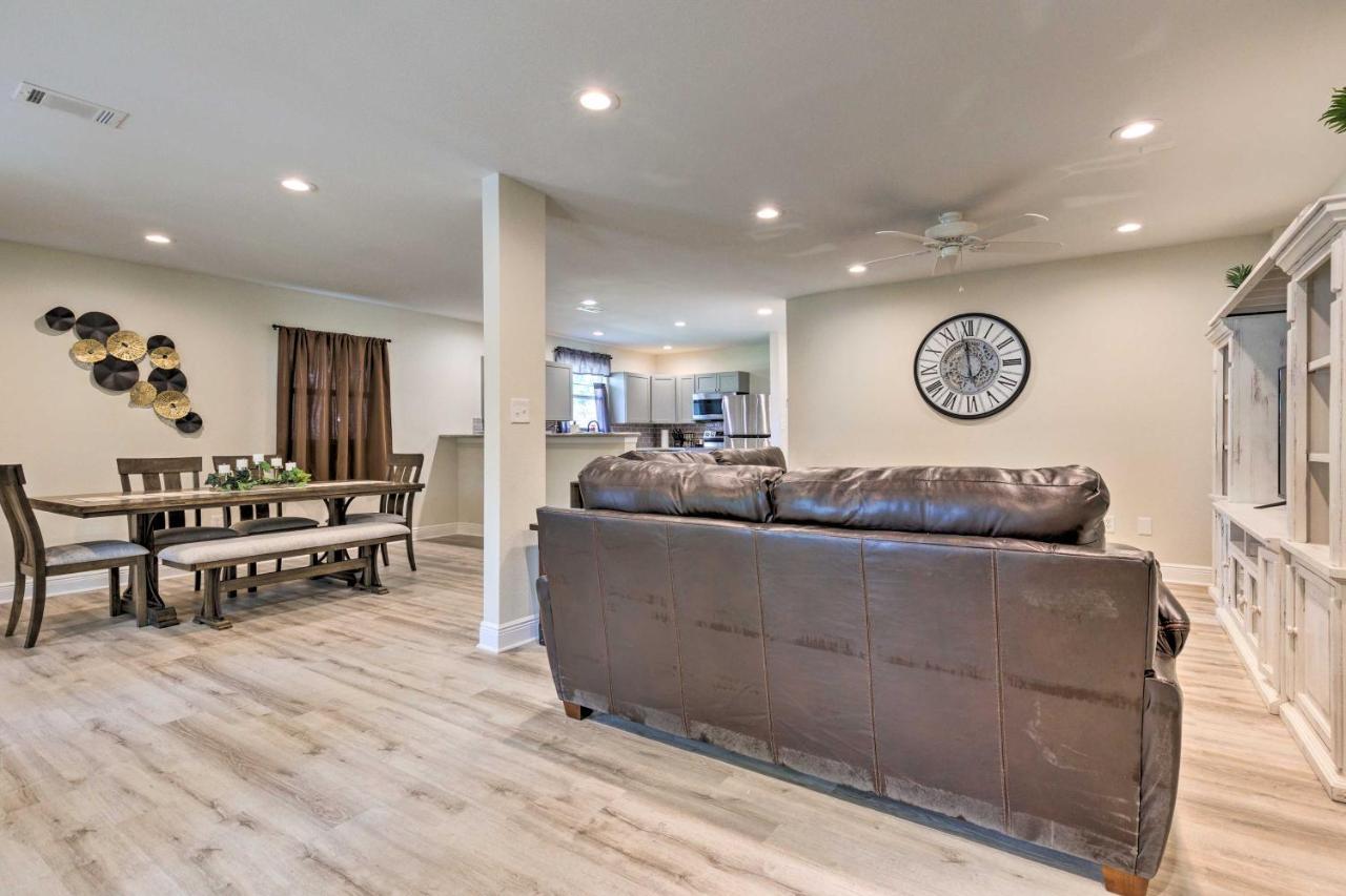 Spacious Gulfport Home With Yard 1 Mi To Beach Exterior photo