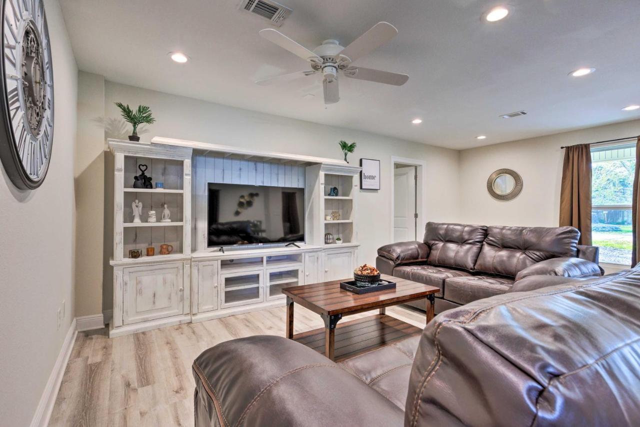 Spacious Gulfport Home With Yard 1 Mi To Beach Exterior photo