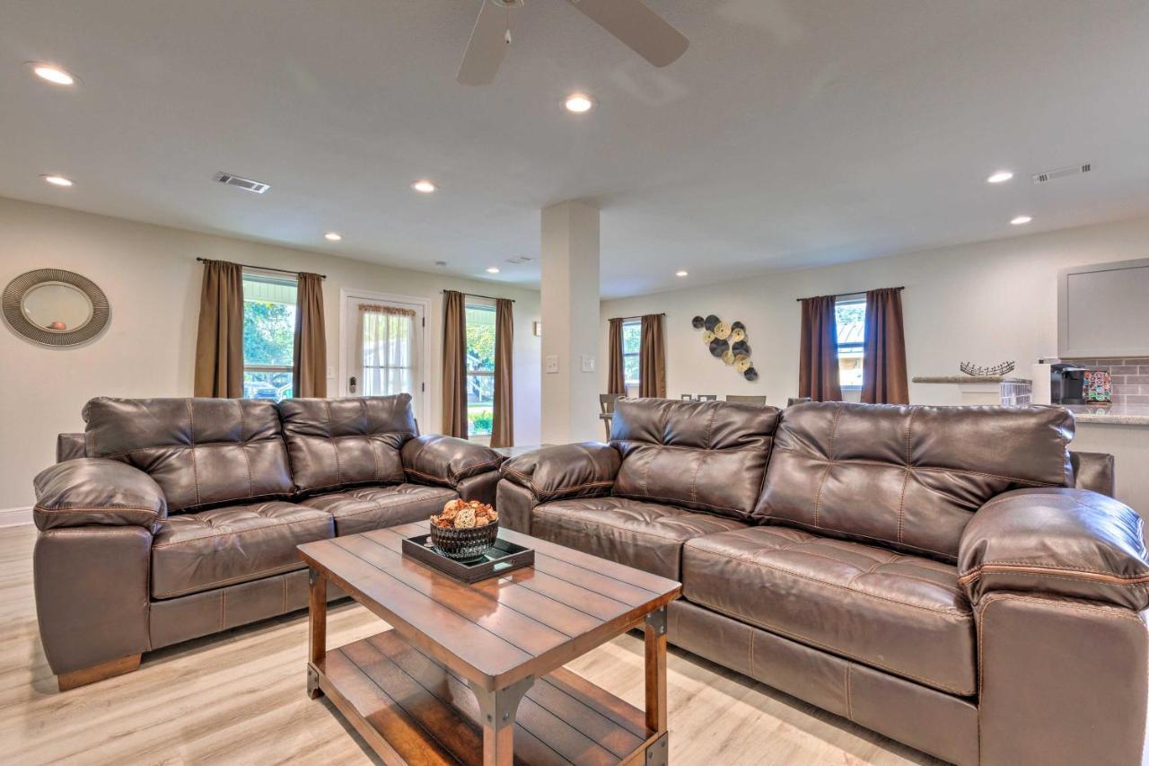 Spacious Gulfport Home With Yard 1 Mi To Beach Exterior photo
