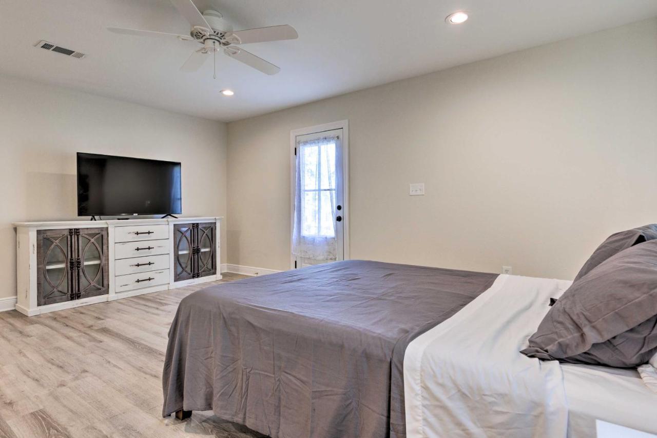 Spacious Gulfport Home With Yard 1 Mi To Beach Exterior photo